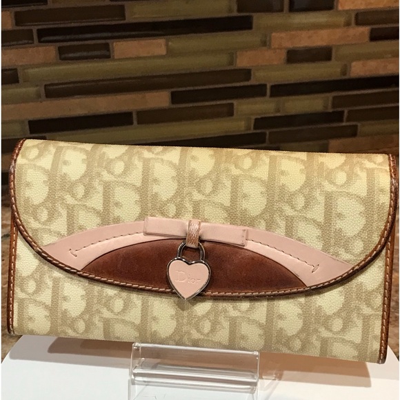 DIOR Trotter Heart PVC Leather Continental Wallet 😍❤️‍🔥🔥 - Picture 9 of 17